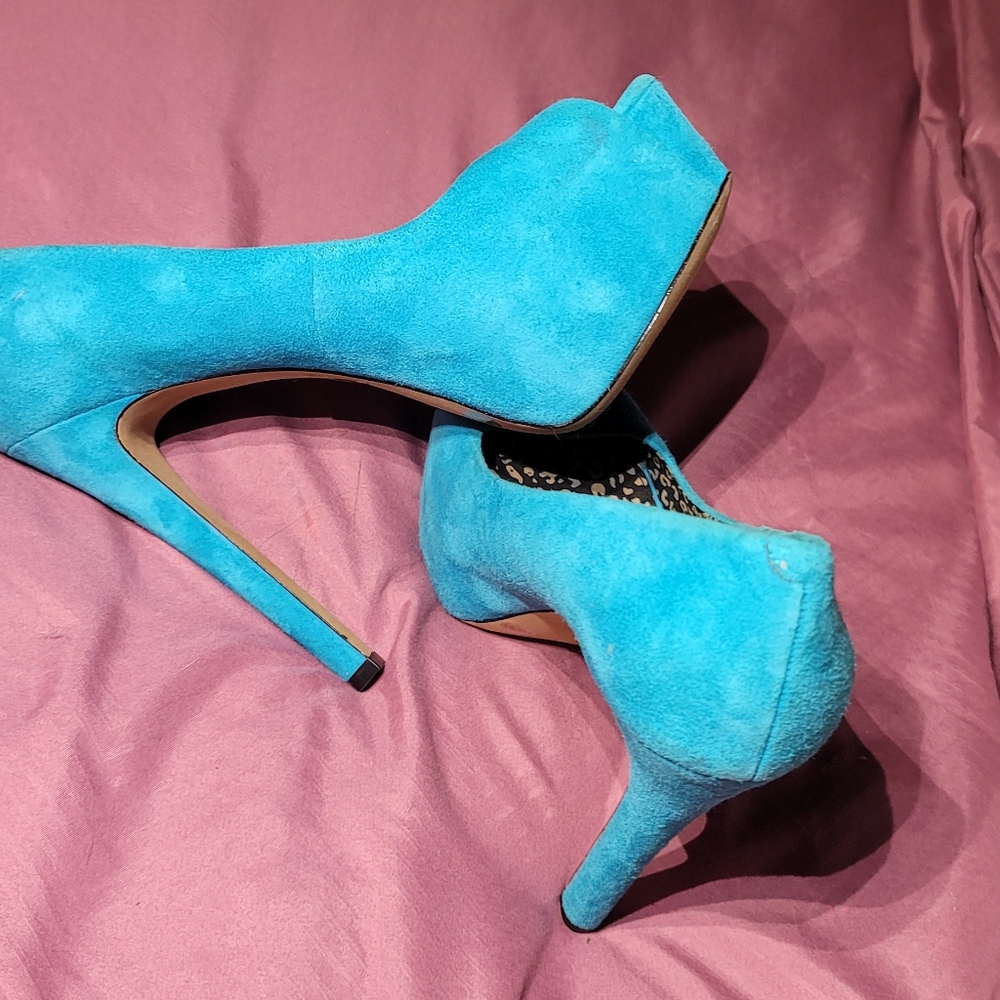Jessica Simpson platforms